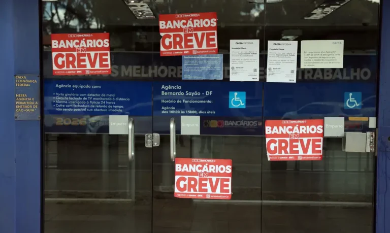 Empregados da Caixa rejeitam proposta da empresa e greve continua